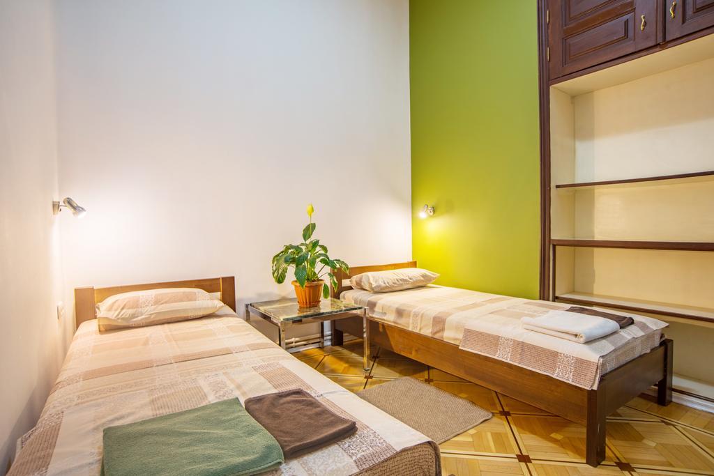 Hostel Berloga 敖德萨 外观 照片