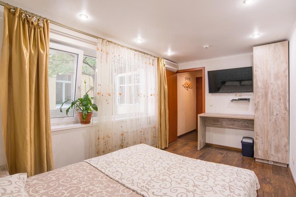 Hostel Berloga 敖德萨 外观 照片