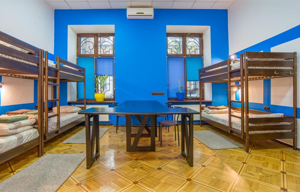 Hostel Berloga 敖德萨 外观 照片