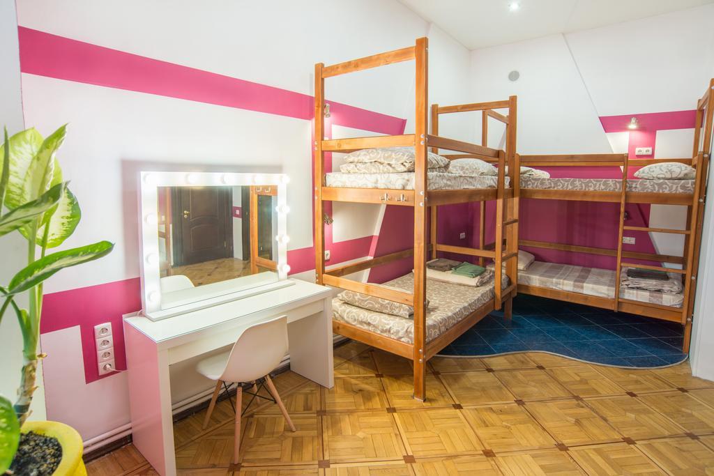 Hostel Berloga 敖德萨 外观 照片